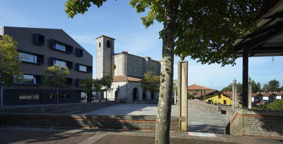 Enclavada en un lugar de gran belleza, al abrigo del Hernio, alberga el espacio artístico Urmara, el museo al aire libre del escultor Koldobika Jauregi