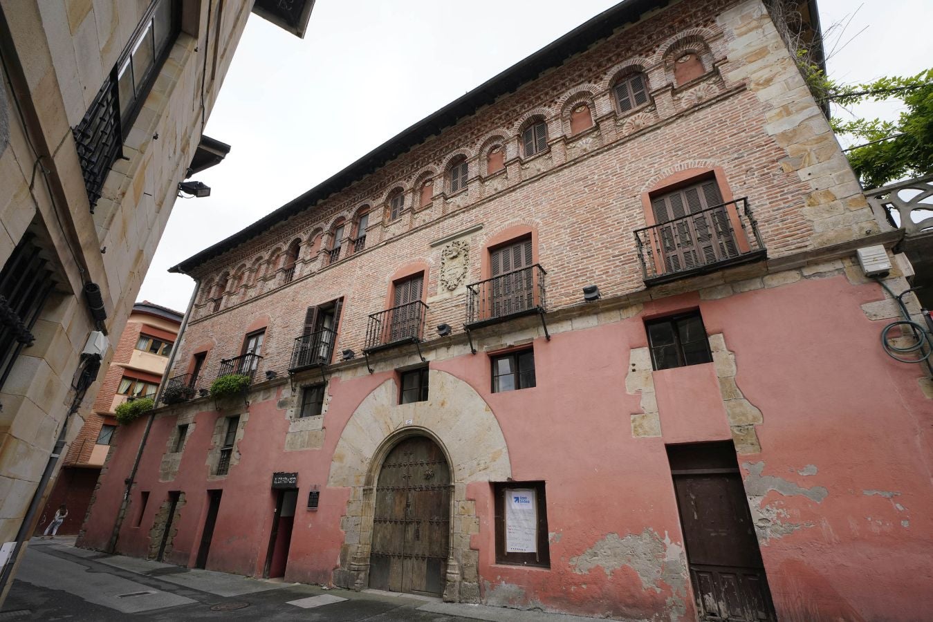 Segura fue durante siglos una de las villas más poderosas de Gipuzkoa y conserva muy bien su carácter medieval