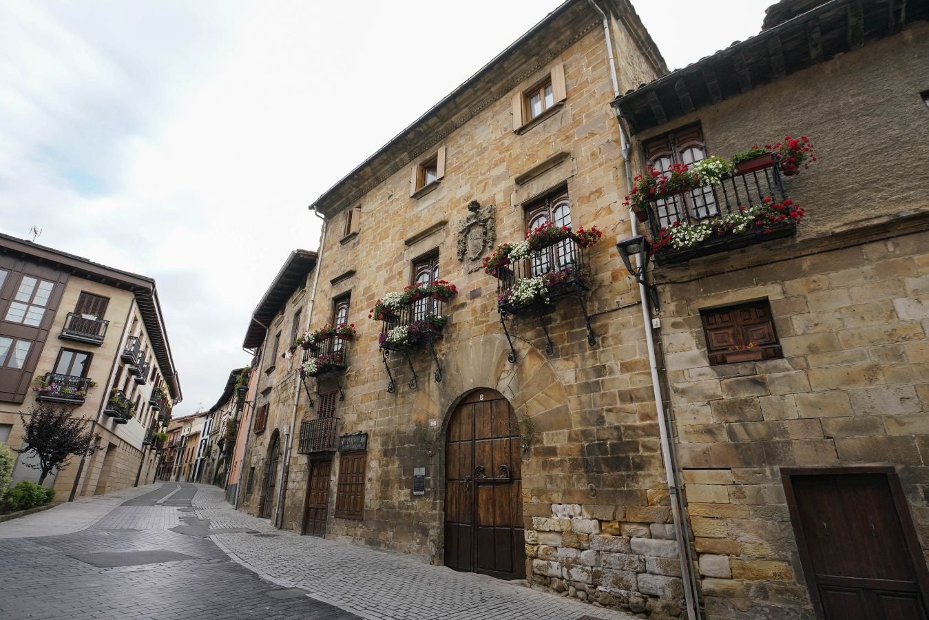 Segura fue durante siglos una de las villas más poderosas de Gipuzkoa y conserva muy bien su carácter medieval