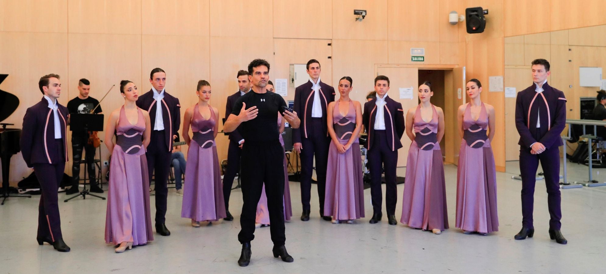 Ensayo general de 'Alento', la obra que la compañía de Antonio Najarro, ex director del Ballet Nacional Español, estrenará el próximo 11 de Julio dentro del marco 69 Festival Internacional de Música y Danza de Granada.