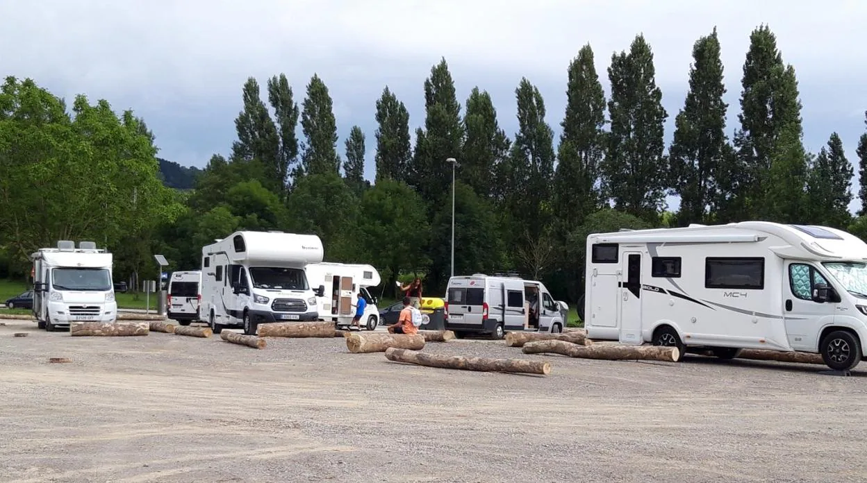 Buena aceptaci n del nuevo parking de autocaravanas de la zona de