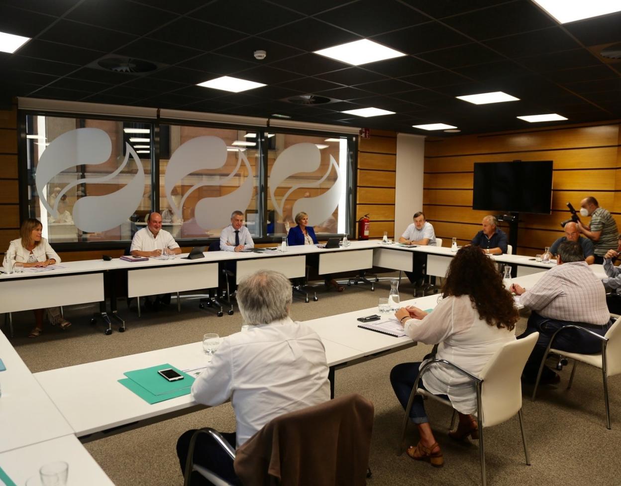 La ejecutiva del EBB se reunió ayer por la tardeen Sabin Etxea para analizar los resultados electorales con la presencia de Iñigo Urkullu. 