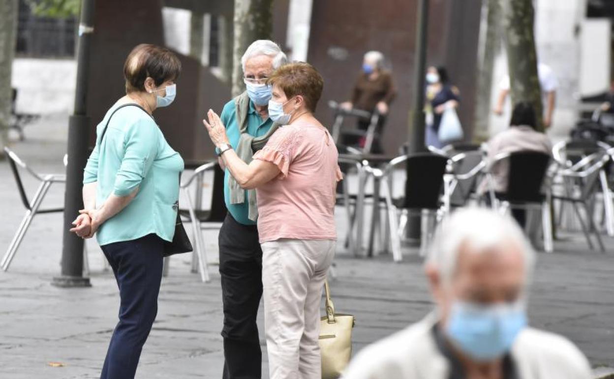 Coronavirus en Euskadi: Las autoridades empezarán a multar desde hoy a las personas que no lleven mascarillas