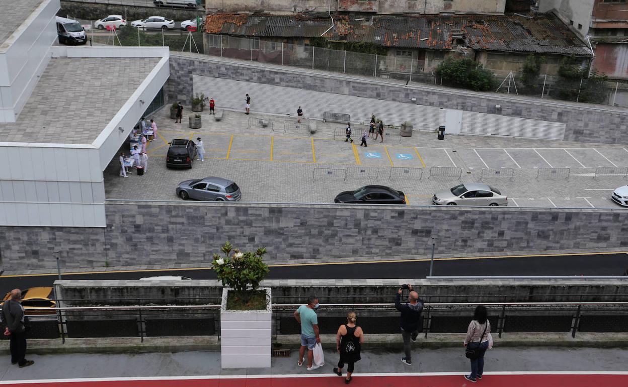 Pruebas exprés. No era necesario bajarse del coche para hacerse la PCR