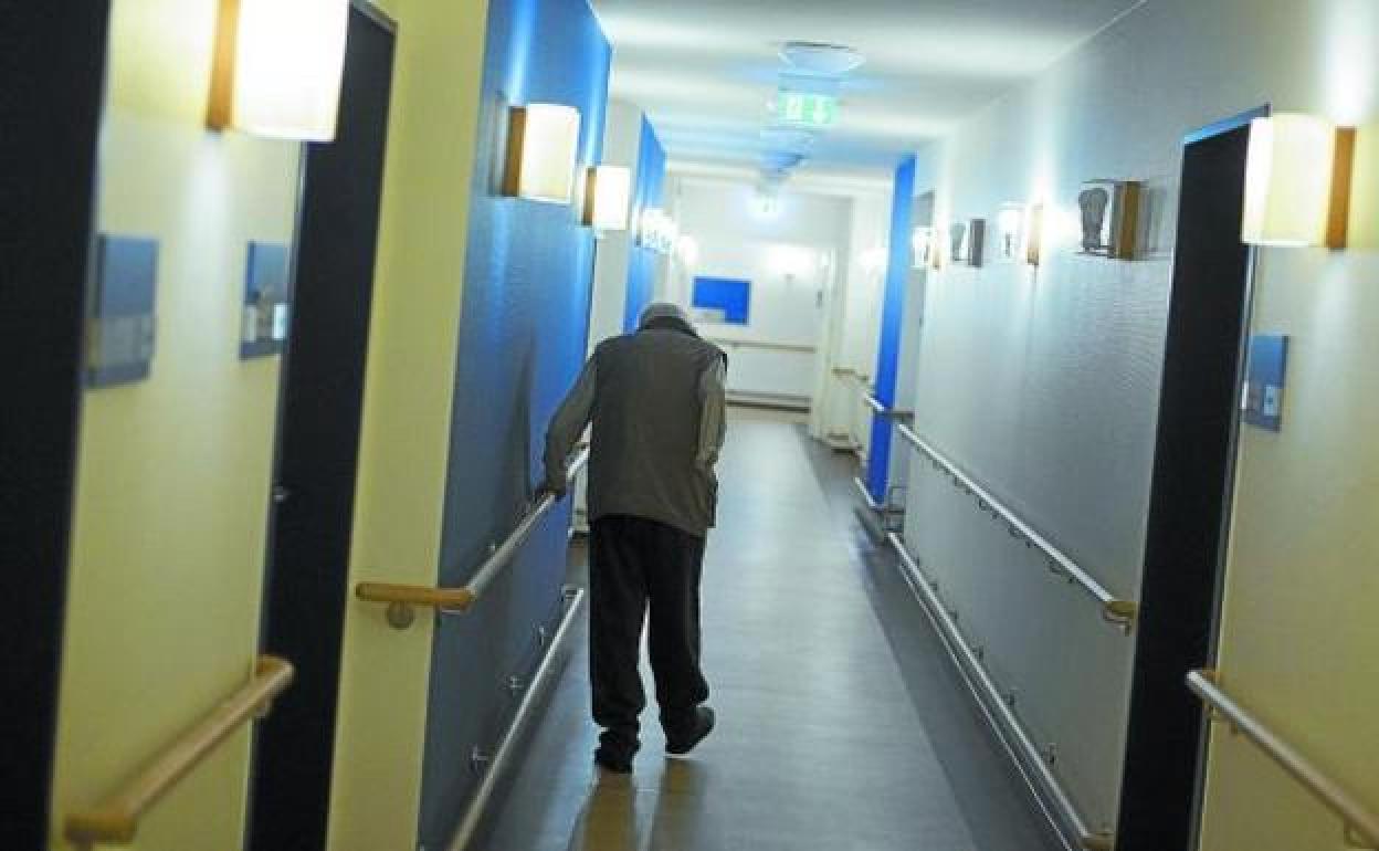 LAB critica la gestión de la Diputación en las residencias y denuncia dos positivos en Zumarraga