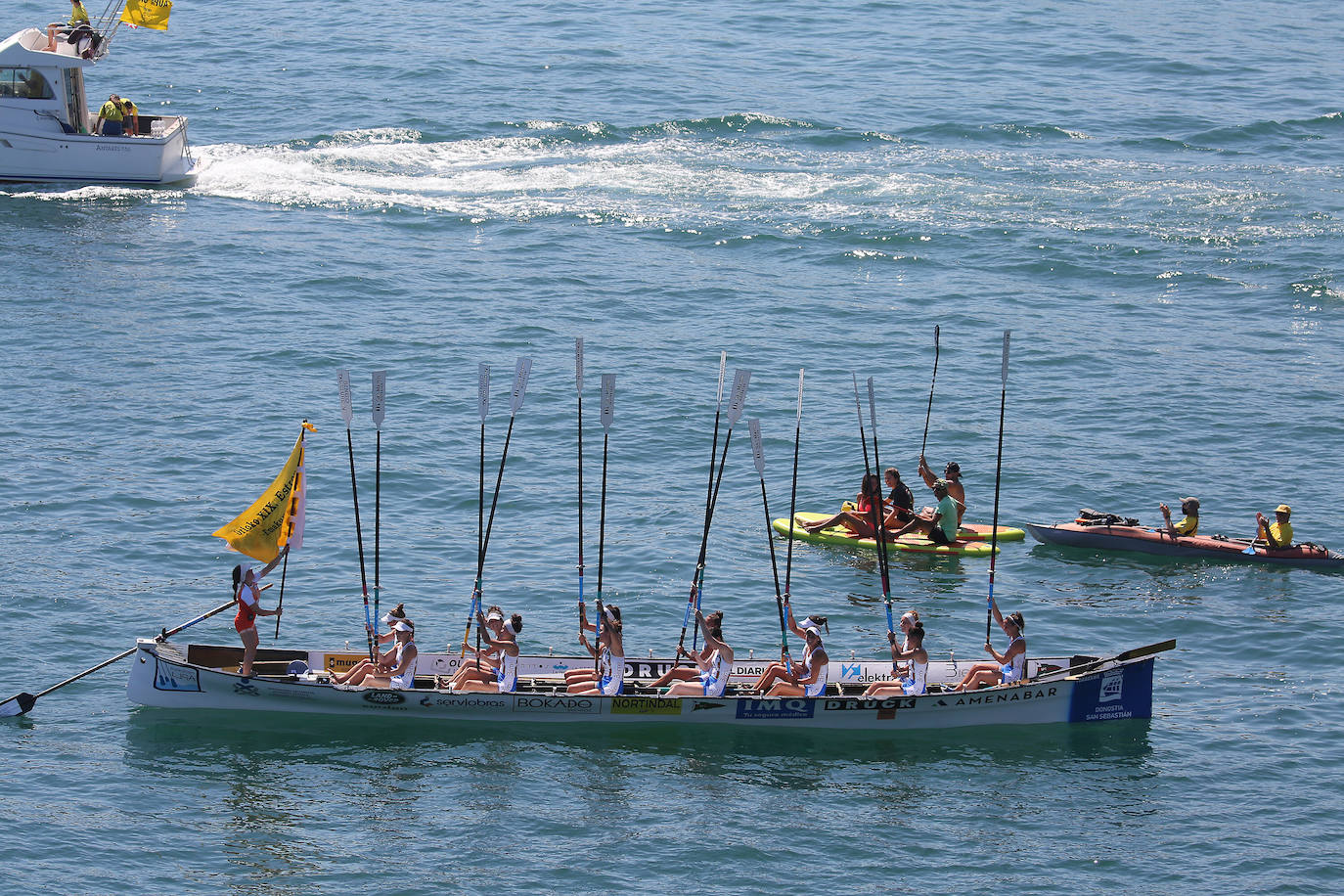 Donostiarra celebra su victoria en la regata de Orio.