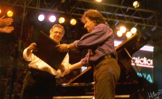 Salvador entregó a Corea el Premio Donostiako Jazzaldia en 1998. 