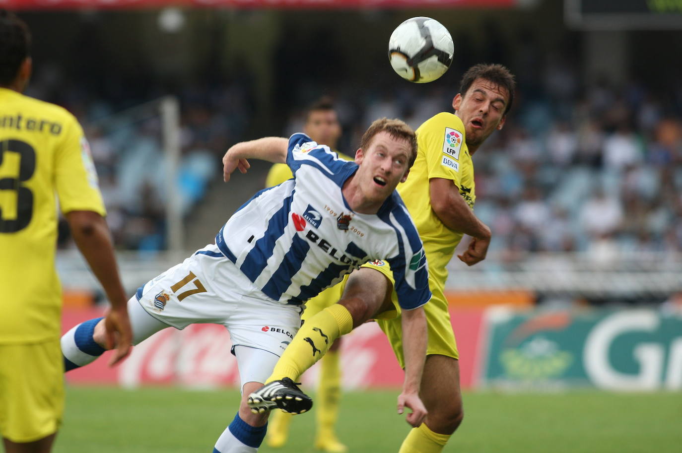 El de Rochefort -en la imagen ante el Villarreal B- fue una pieza fundamental en el esquema de un Martín Lasarte que ascendió al equipo a Primera. Disputó 28 partidos.