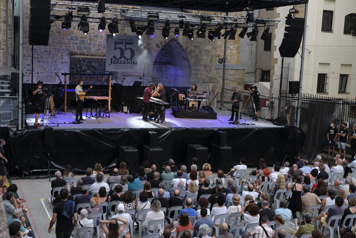 Oreka TX actuaron el jueves en la Trini. 