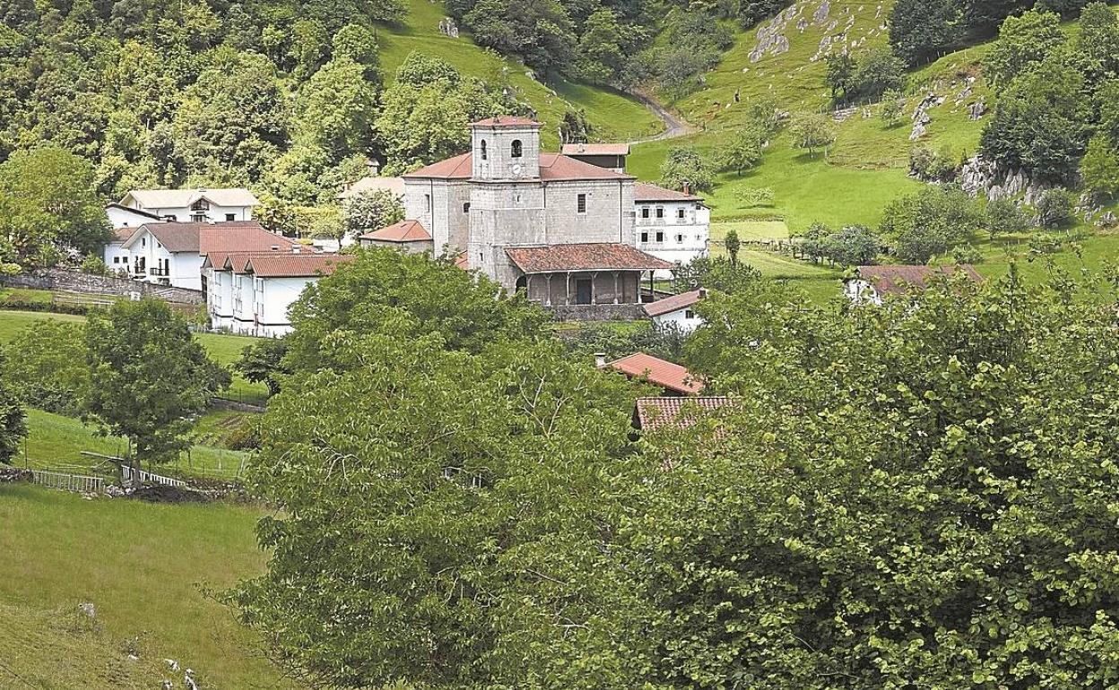 Albiztur está conformado por múltiples caseríos, tanto en el casco como en los alrededores. 