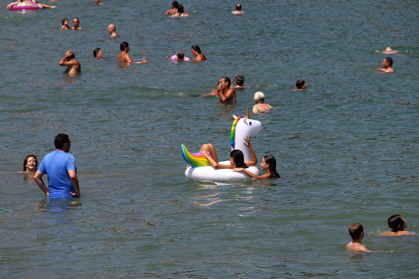 En algunas partes del territorio los termómetros han superado los cuarenta grados. Aemet eleva a roja la alarma por las altas temperaturas