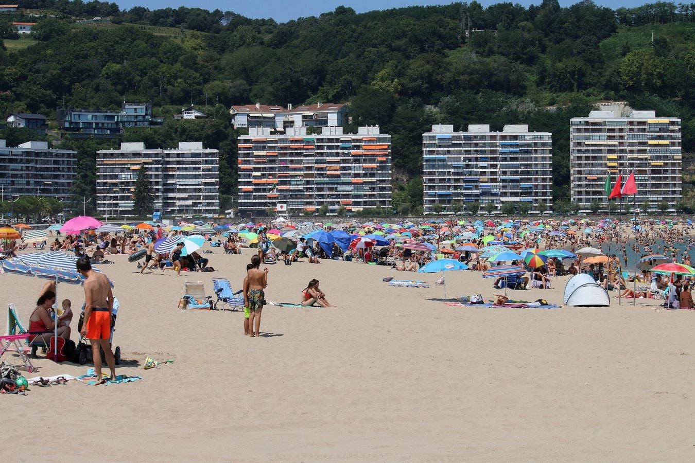 En algunas partes del territorio los termómetros han superado los cuarenta grados. Aemet eleva a roja la alarma por las altas temperaturas