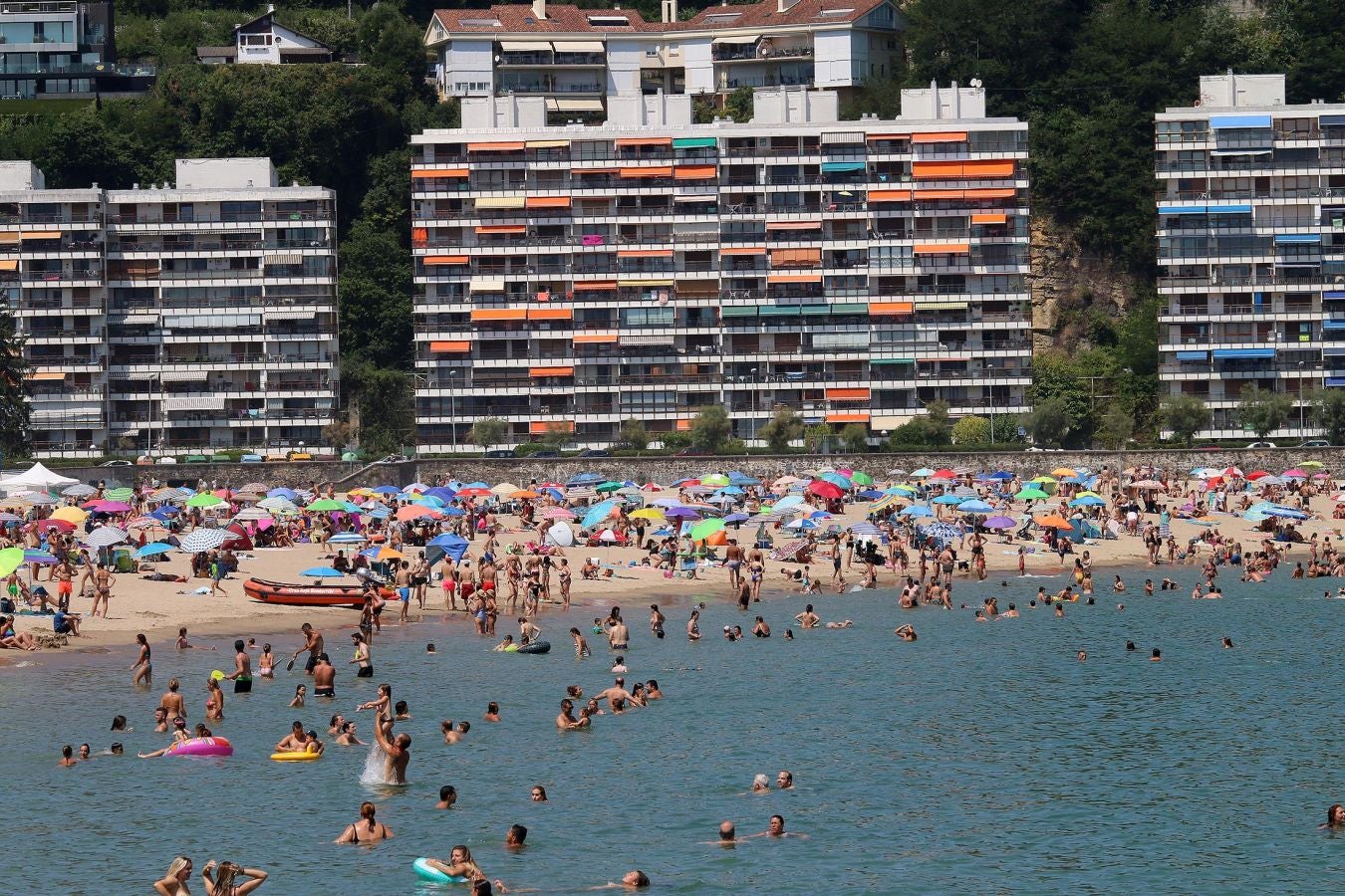 En algunas partes del territorio los termómetros han superado los cuarenta grados. Aemet eleva a roja la alarma por las altas temperaturas