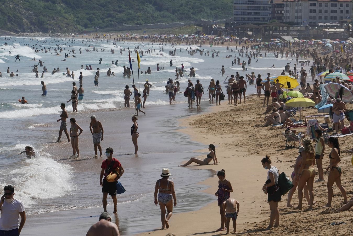 En algunas partes del territorio los termómetros han superado los treinta grados. Aemet eleva a roja la alarma por las altas temperaturas