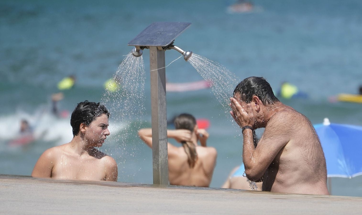 En algunas partes del territorio los termómetros han superado los treinta grados. Aemet eleva a roja la alarma por las altas temperaturas