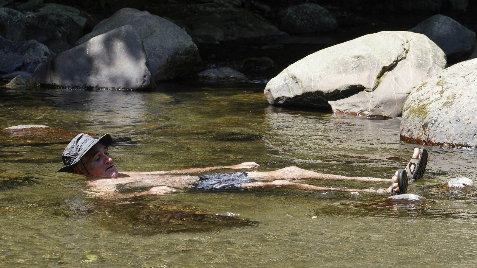 En algunas partes del territorio los termómetros han superado los treinta grados. Aemet eleva a roja la alarma por las altas temperaturas