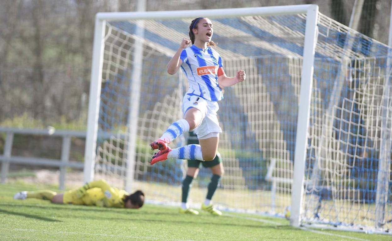 Nahikari celebra con rabia un gol anotado esta temporada frente al Espanyol en Zubieta.