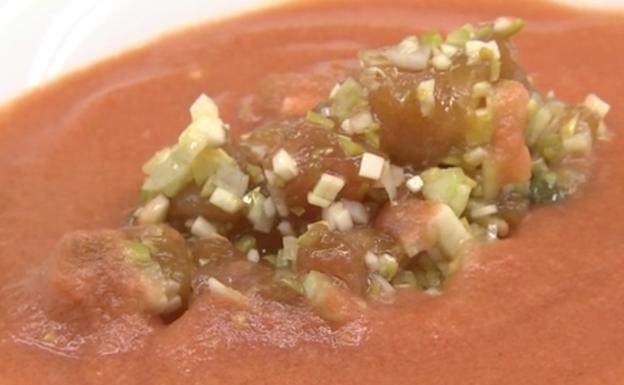 Receta de gazpacho de sandía con tartar de bonito de Mikel Gallo