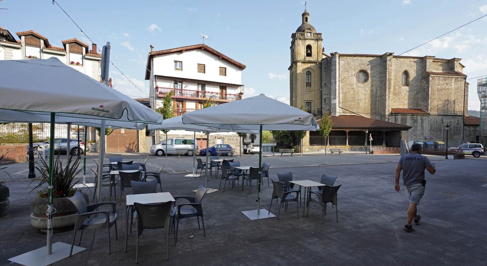Entre los valles del Oria y del Urumea, rodeado de bellos montes, fue un importante lugar de paso en la ruta jacobea que discurría por el interior de Gipuzkoa. 