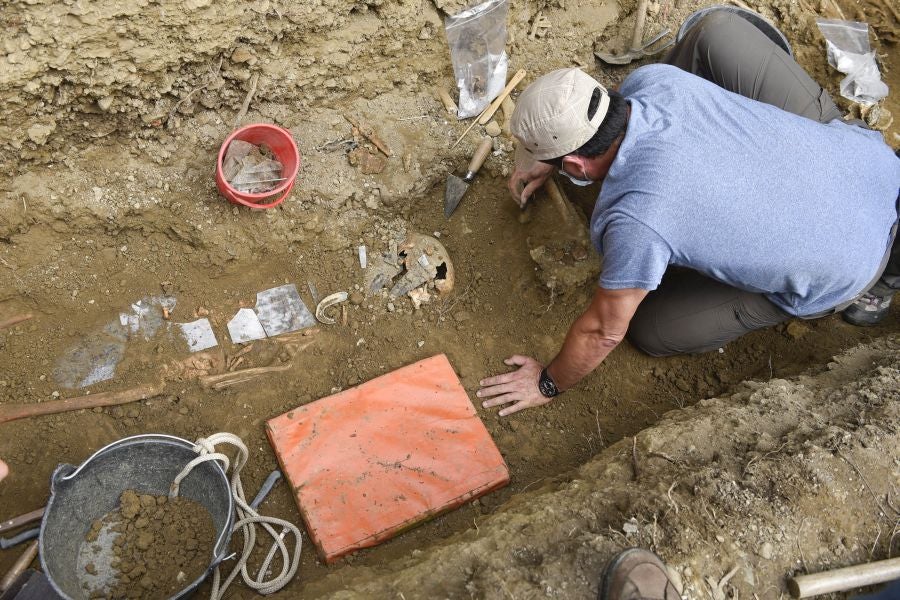 Aranzadi busca los restos del gigante de Altzo. 