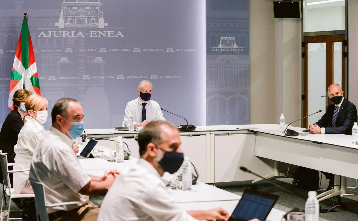 Iñigo Urkullu presidió el pasado jueves en Lehendakaritza la comisión de seguimiento del Covid-19 donde tomó cuerpo la posibilidad de declarar hoy la emergencia sanitaria. 