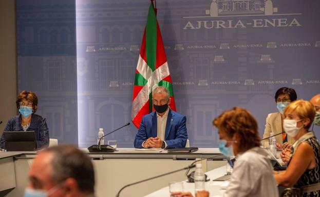 Un momento de la primera reunión del Plan de Protección Civil de Euskadi, esta mañana.