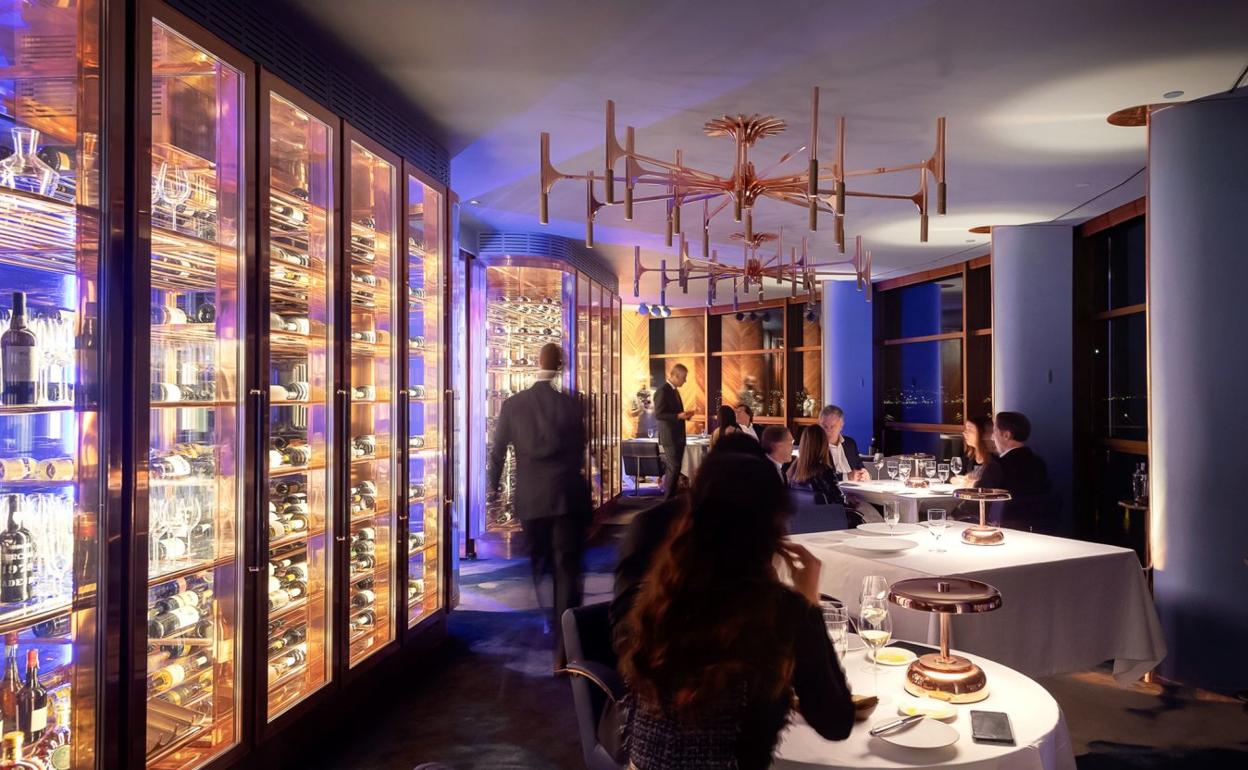 El Fifty Seconds, regentado porMartín Berasategui, se distinguepor su excelente cocina.