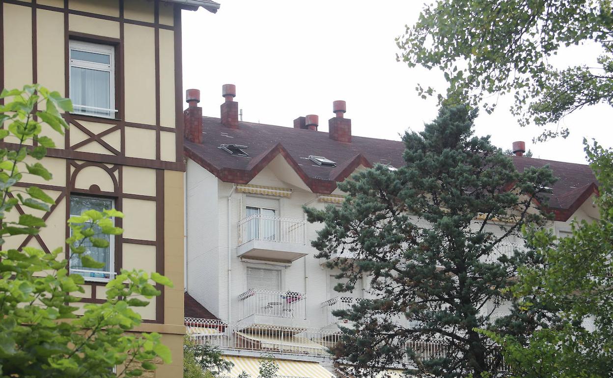 La residencia Hermanos Garate de Donostia es la única del territorio con cassos positivos de Covid-19 entre los residentes