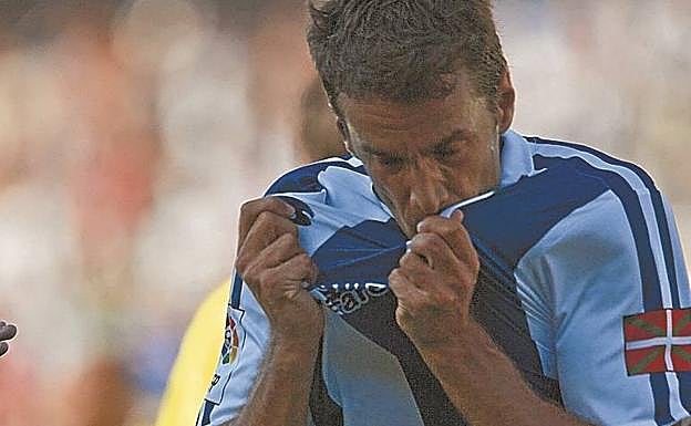 Xabi Prieto, que hoy cumple 37 años, se regaló aquel domingo un gol que quedó para la historia del club. 