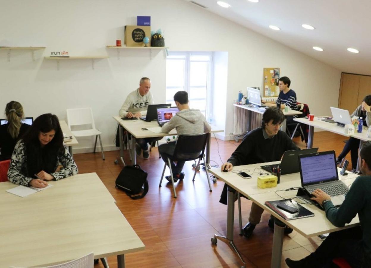 Espacio coworking de Bidasoa Activa, donde las personas becadas tendrán acceso.