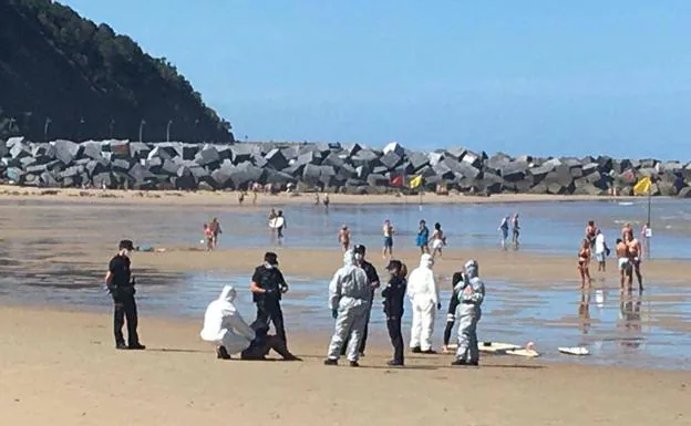 Vídeo: Detención de la mujer en la playa de La Zurriola. 