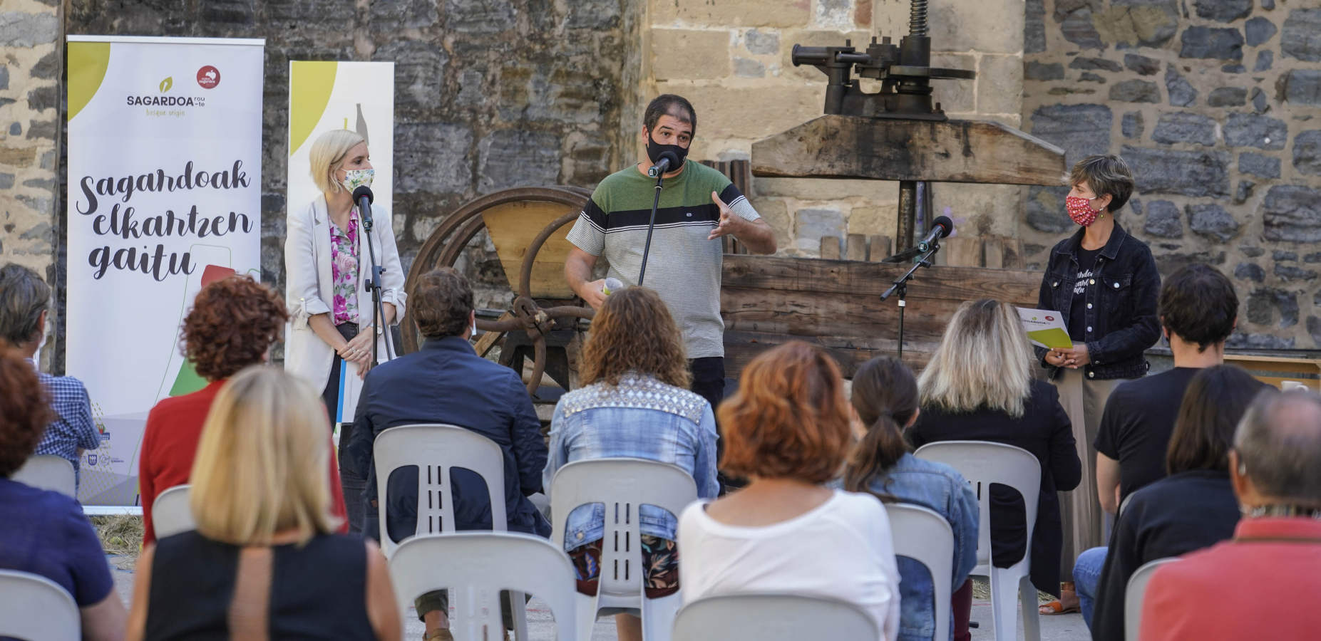 Este año no habrá 'Sagardo Eguna' debido a la pandemia del Covid-19. La campaña se llevará a cabo en bares y restaurantes guipuzcoanos y en ella participan todos los hosteleros y sidrerías que se han inscrito, en total 40. 