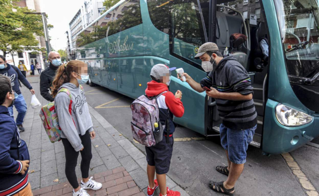 Sindicatos de comedores, limpieza y transporte se suman a la huelga del día 15 en la enseñanza vasca