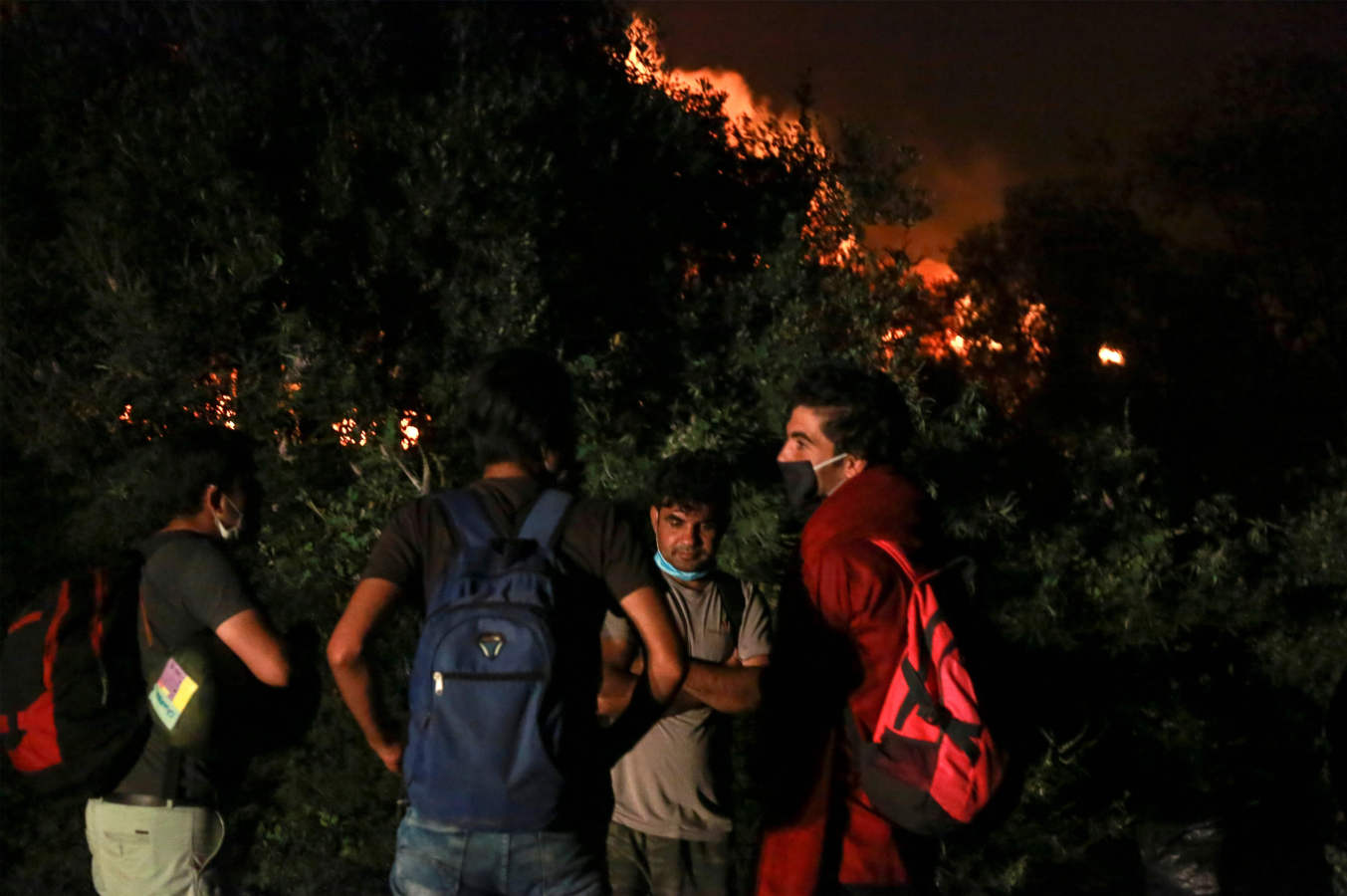 El campo de refugiados de Moria queda destruido en un incendio