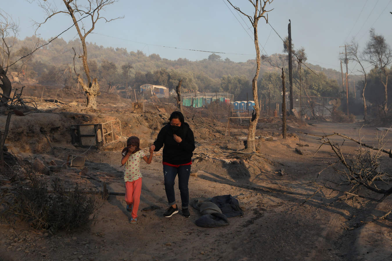 El campo de refugiados de Moria queda destruido en un incendio