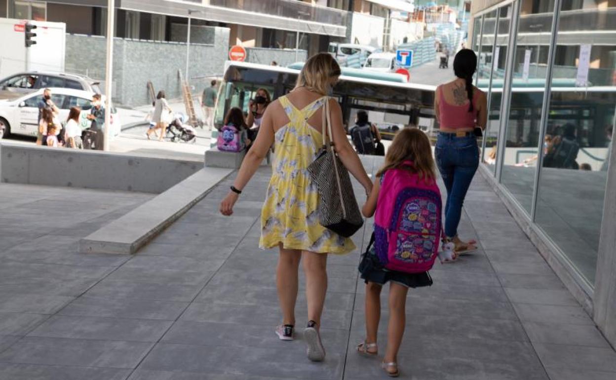 Más colegios obligados a cerrar sus aulas por el Covid-19