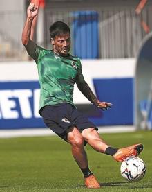 Imagen secundaria 2 - David Silva, aire fresco para la mediapunta