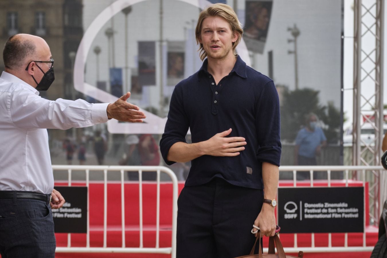 Joe Alwyn, Marisa Fernández, Javier Gutiérrez, Elena Anaya o Gina Gershon son solo algunas de las celebrities que se han dejado ver a su llegada al Festival de Cine de San Sebastián. 