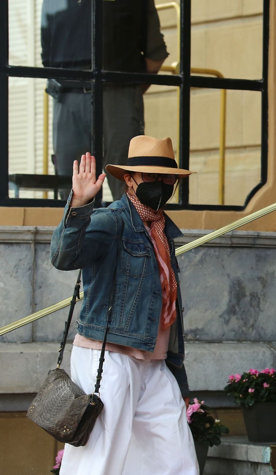 Joe Alwyn, Marisa Fernández, Javier Gutiérrez, Elena Anaya o Gina Gershon son solo algunas de las celebrities que se han dejado ver a su llegada al Festival de Cine de San Sebastián. 