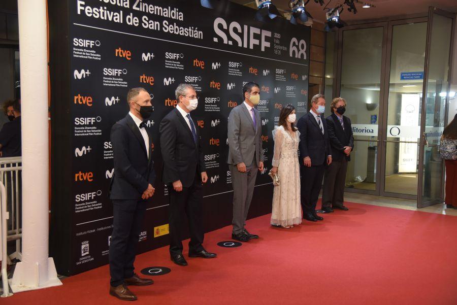Los looks más destacados de la alfombra roja en la jornada inaugural del Festival de Cine de San Sebastián 2020