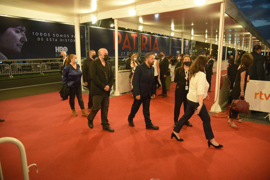 Los looks más destacados de la alfombra roja en la jornada inaugural del Festival de Cine de San Sebastián 2020