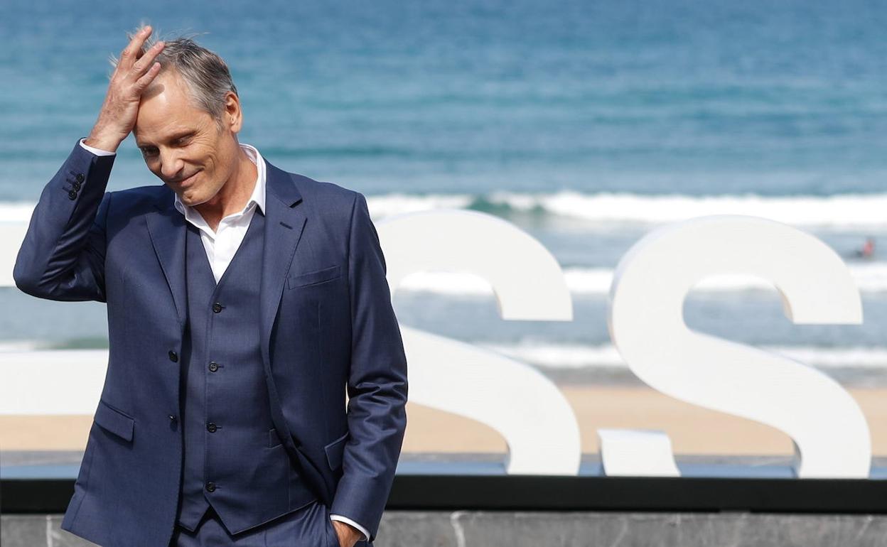 Viggo Mortensen, este jueves en las terrazas del Kursaal. 