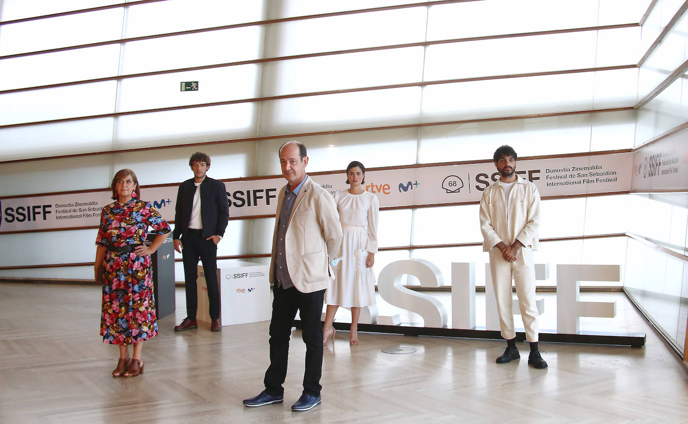 El equipo de 'Patria' ha presentado la serie de HBO en el Zinemaldia