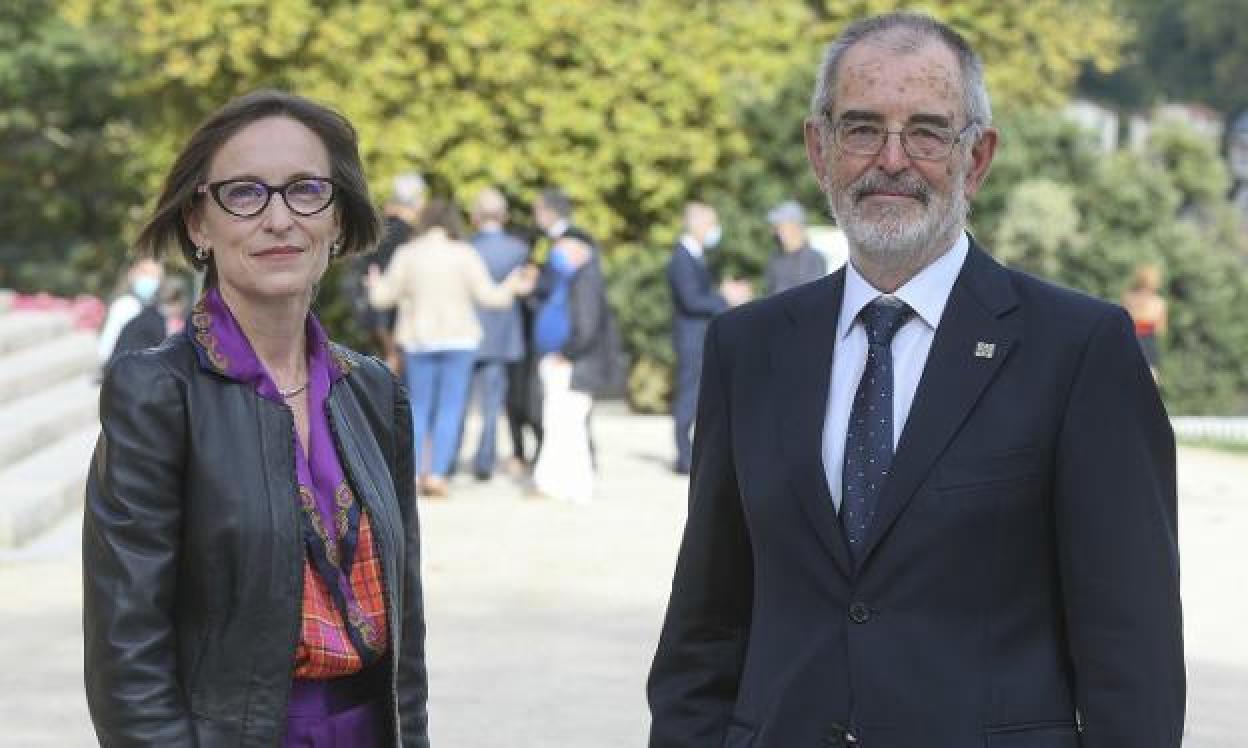 Ana Urkiza y su predecesor, Iñaki Dorronsoro. 