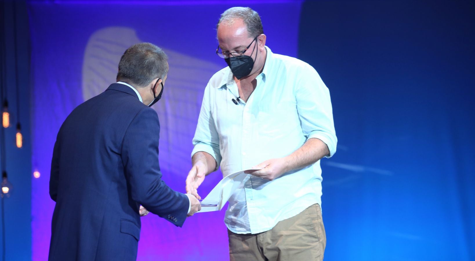 La 68 edición del Zinemaldia ha echado el cierra este sábado con la entrega del palmarés donde ha arrasado la película georgiana 'Beginning'. Muchos de los galardonados no ha podido recoger sus premios debido a la pandemia