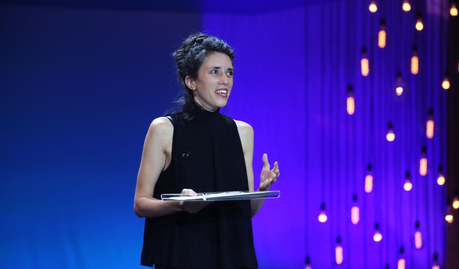 La 68 edición del Zinemaldia ha echado el cierra este sábado con la entrega del palmarés donde ha arrasado la película georgiana 'Beginning'. Muchos de los galardonados no ha podido recoger sus premios debido a la pandemia