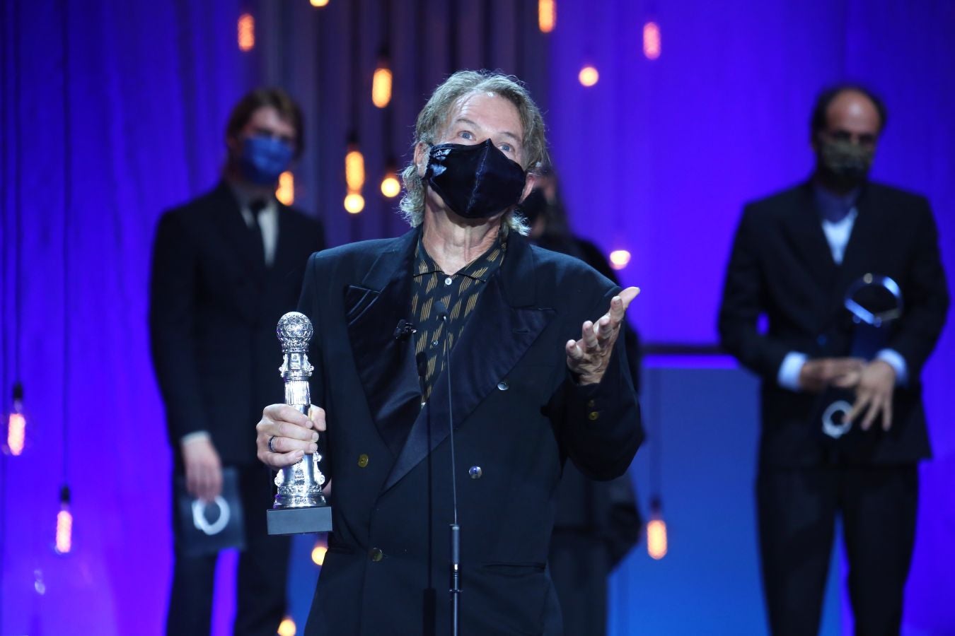 La 68 edición del Zinemaldia ha echado el cierra este sábado con la entrega del palmarés donde ha arrasado la película georgiana 'Beginning'. Muchos de los galardonados no ha podido recoger sus premios debido a la pandemia