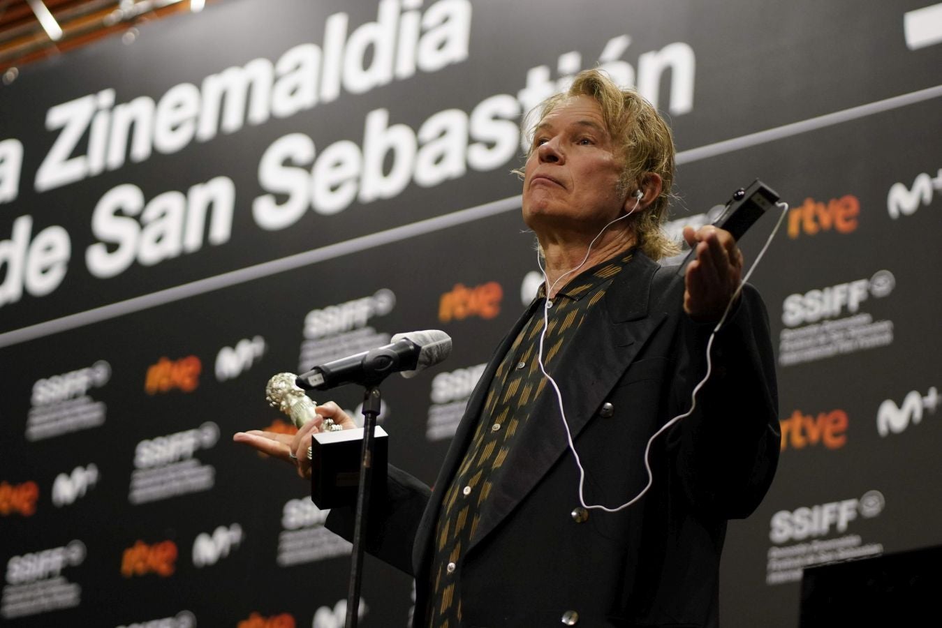 La 68 edición del Zinemaldia ha echado el cierra este sábado con la entrega del palmarés donde ha arrasado la película georgiana 'Beginning'. Muchos de los galardonados no ha podido recoger sus premios debido a la pandemia