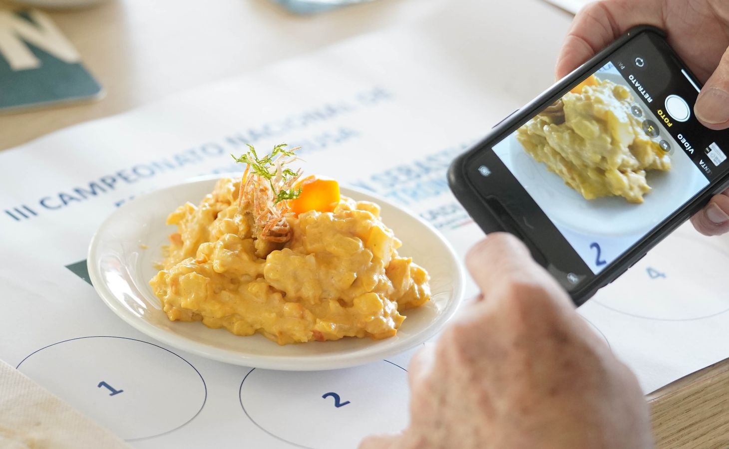 Belén Abad y Lourdes Villalobos del restaurante Chinchín Puerto de Caleta de Vélez, en Málaga, ganan el certamen organizado por San Sebastian Gastronomika