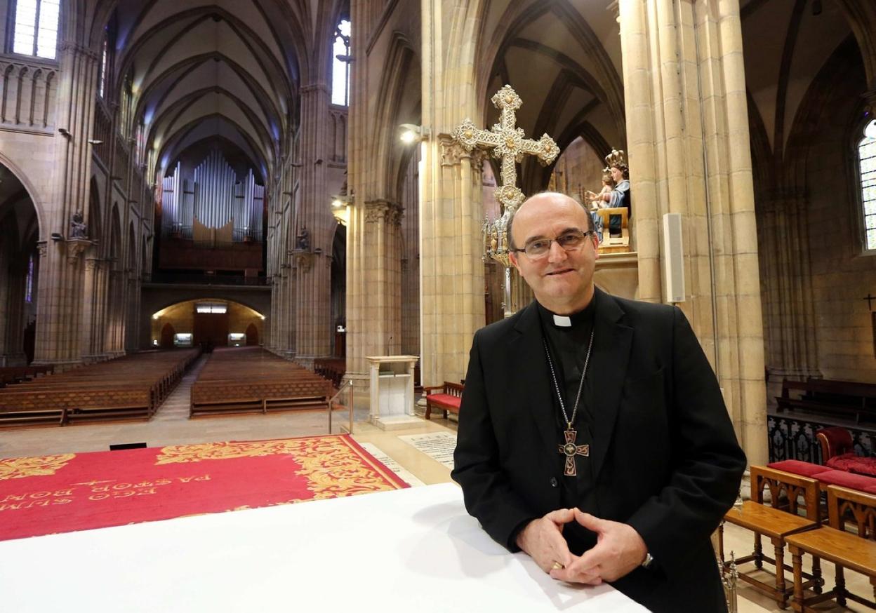 El obispo de San Sebastián, José Ignacio Munilla, en la catedral del Buen Pastor. 